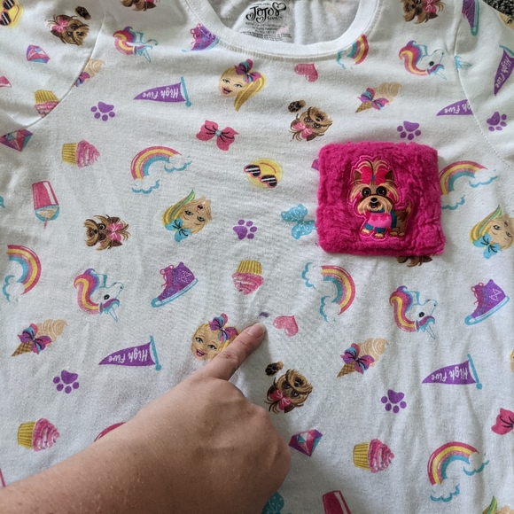 3/$15 JoJo Siwa Tee - Picture 2 of 4